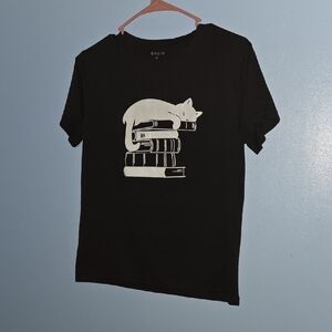 💚For Sale Only No Trades💚SHEIN Black Tee with Cat and Books Design